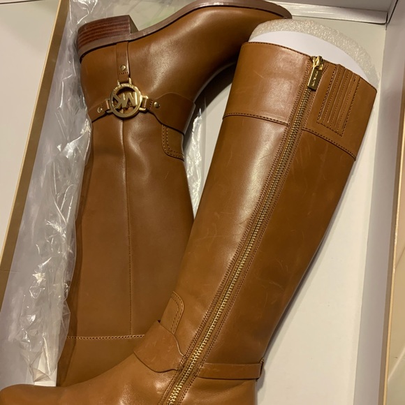 Michael kors boots - Picture 1 of 9